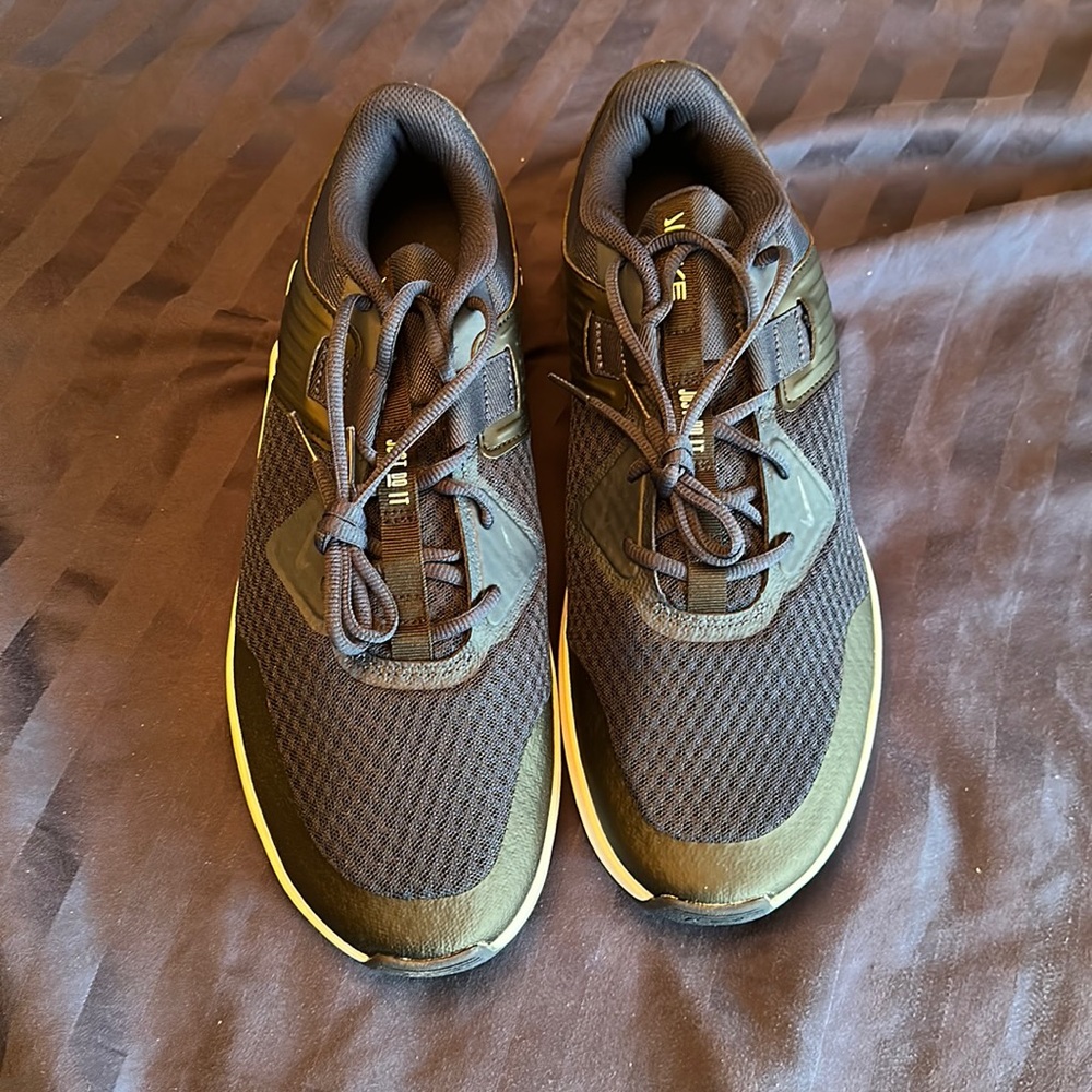 NIKE MC Trainers M13 never worn